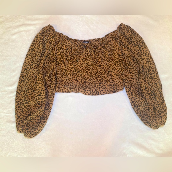 William B Cheetah Print Long Blouson Sleeve Ruched Back Crop Top Size Medium - Picture 3 of 12
